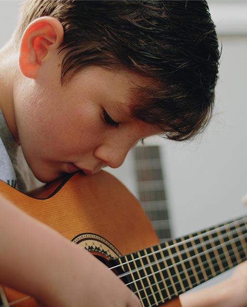 kids-guitar-lessons