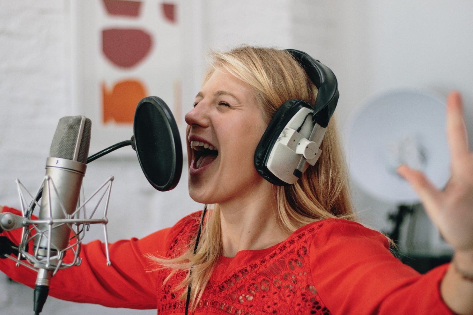 Online Singing Lessons Learn How to Sing London Music Academy